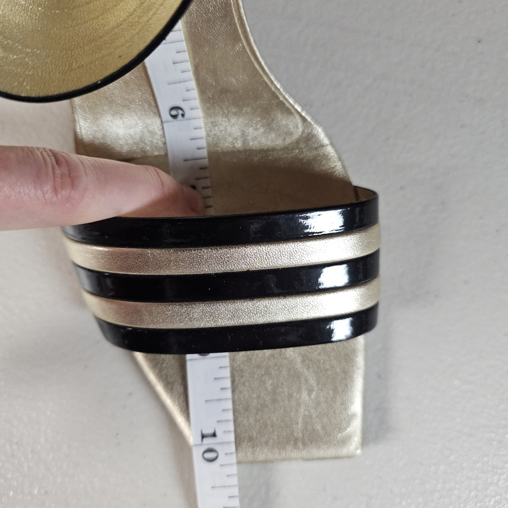 ROGER VIVIER Black Gold Stripe Patent Leather Wedge Sandals Sz 40 US 10 - Picture 16 of 16
